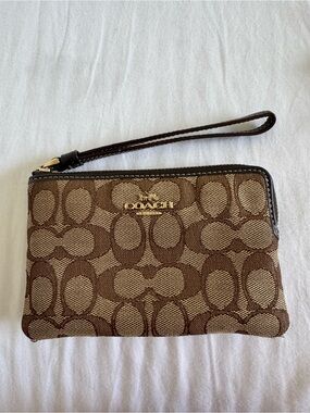 COACH Corner Signature Brown Wristlet Wallet